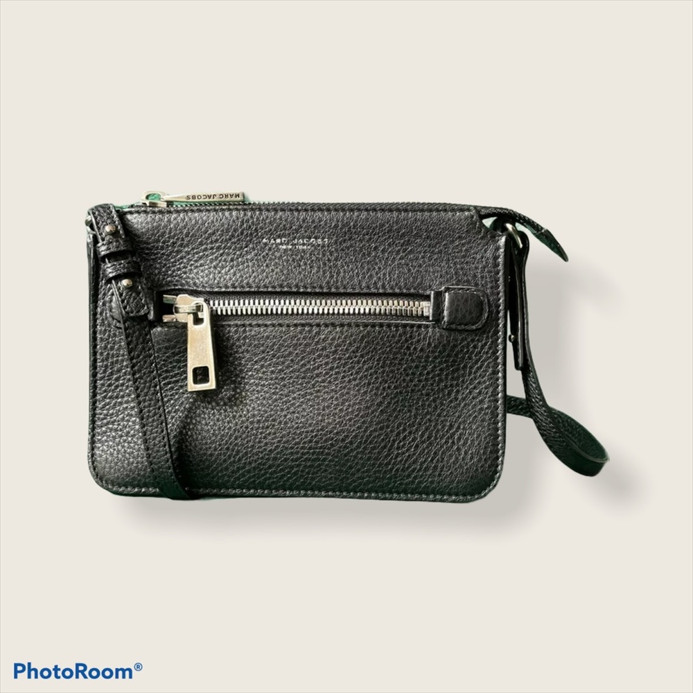 Marc Jacobs
Small Pochette Blue Leather Bag